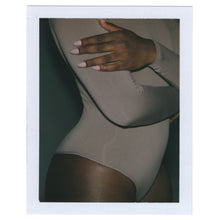 Load image into Gallery viewer, ESSENTIAL CREW NECK LONG SLEEVE BODYSUIT | SMOKEY QUARTZ
